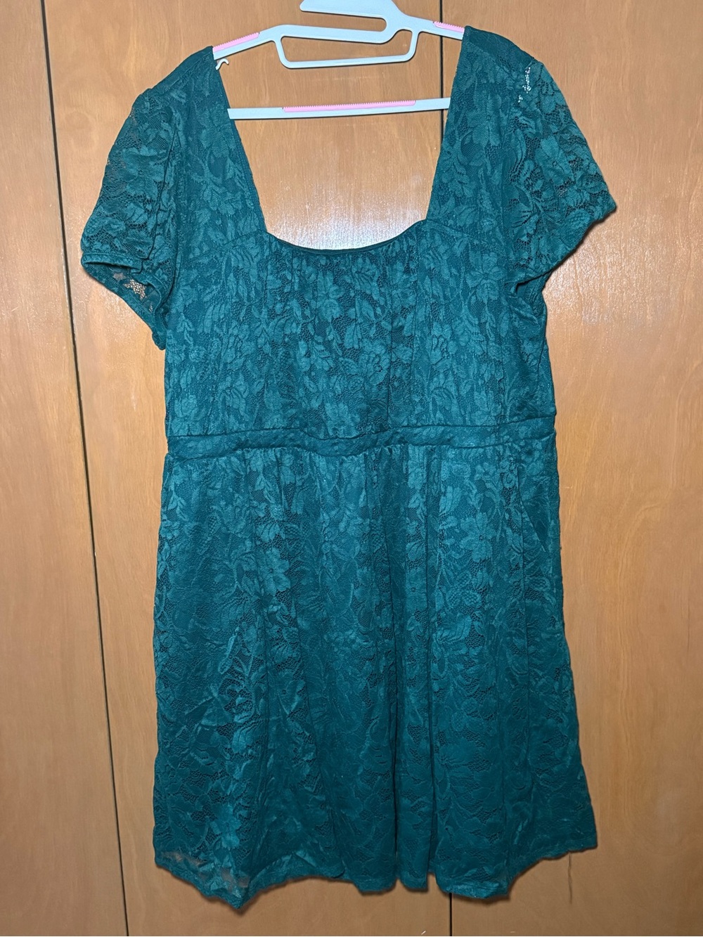 Emerald Green Lace Short Sleeve Scoop Neck Dress